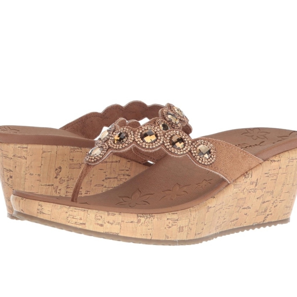 Skechers Women's Beverlee-Bizzy Babe-Rhinestone Thong Wedge Sandal, size 8